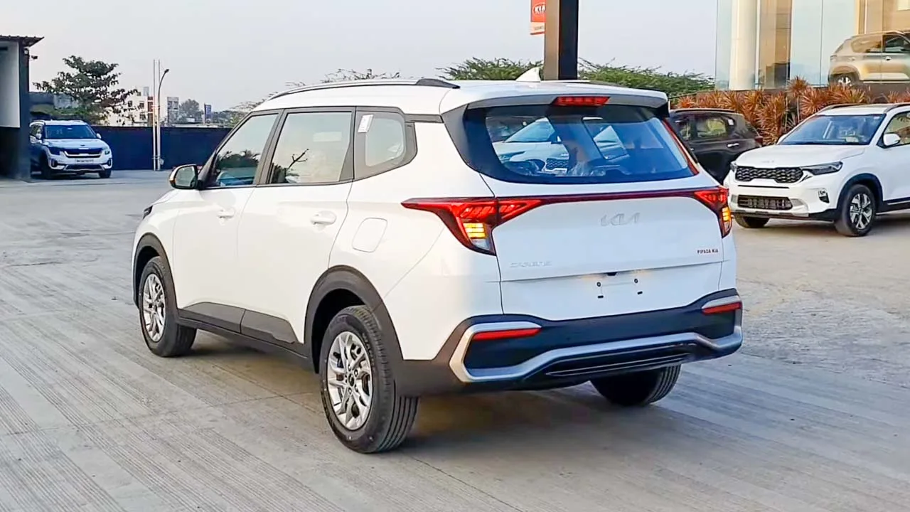 Kia Carens available for rent